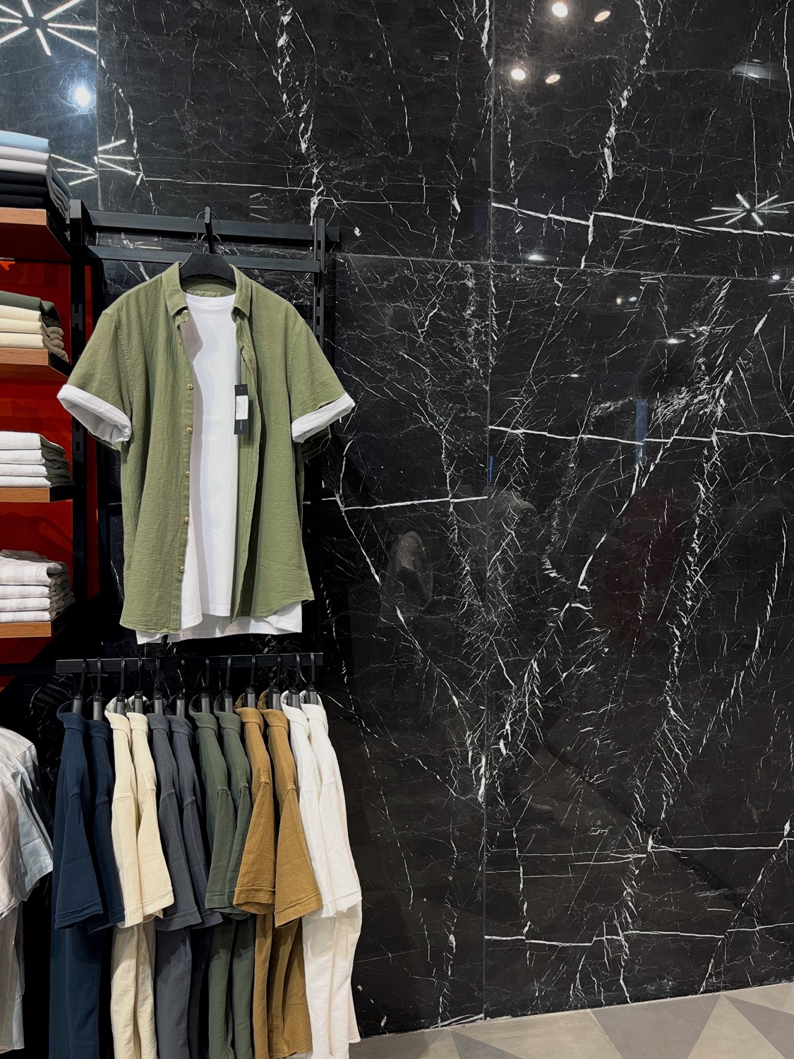 Black marble wall interior application